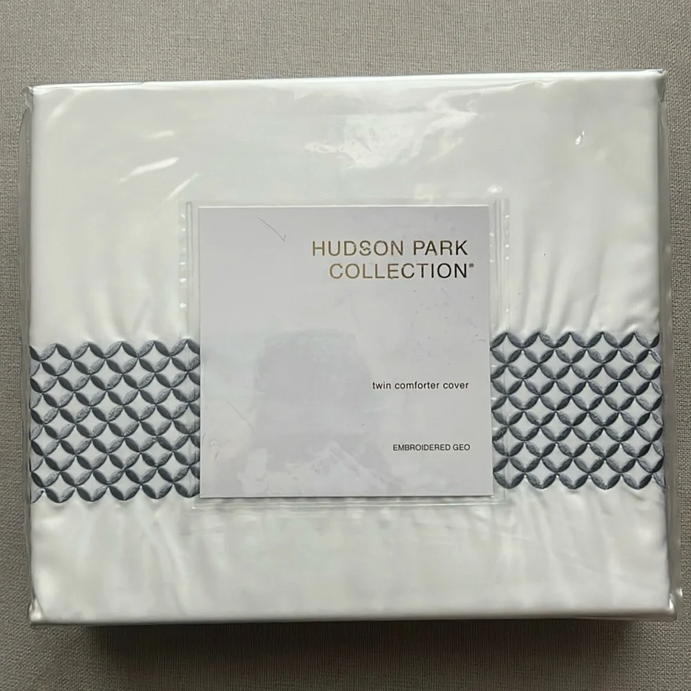 Hudson Park Collection 500TC Embroidered Geo Duvet Cover, Twin NEW w/Tag